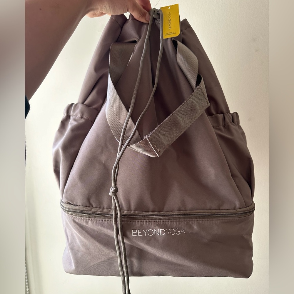 BNWT Beyond Yoga Bag